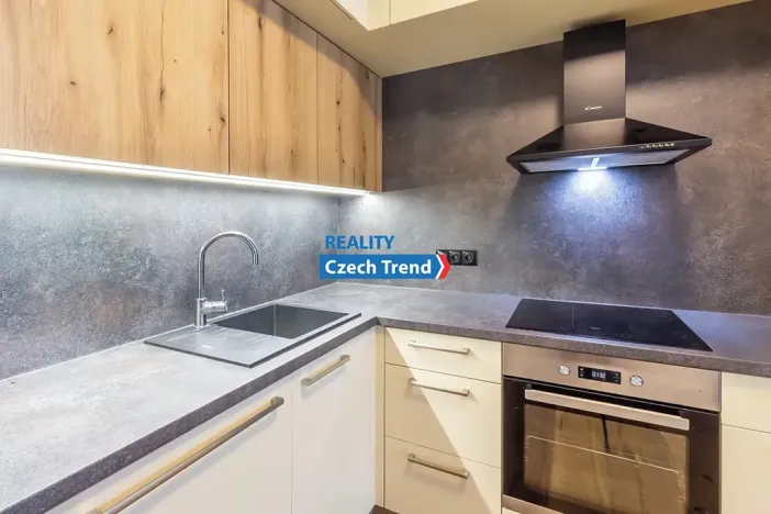 Pronájem bytu 2+kk, Olomouc, Třída Jiřího Pelikána, 59 m2