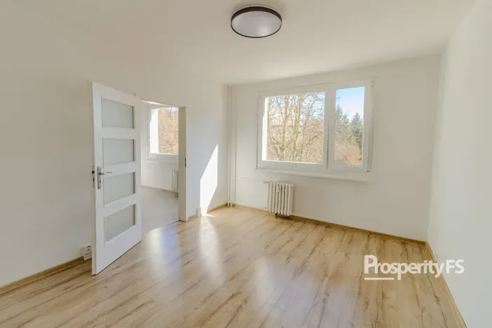 Pronájem bytu 1+1, Ústí nad Labem - Neštěmice, Hluboká, 37 m2