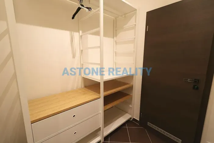 Prodej bytu 2+kk, Praha - Žižkov, Olšanská, 59 m2