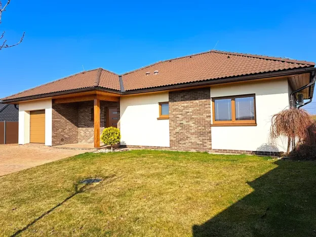 Prodej rodinného domu, Doubravy, 190 m2