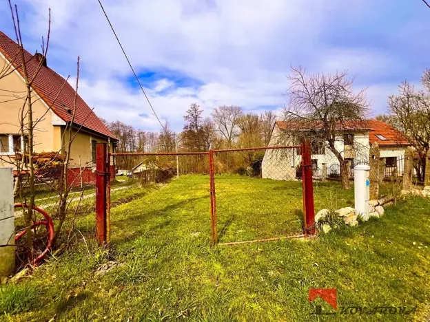 Prodej pozemku pro bydlení, Malý Újezd, 966 m2