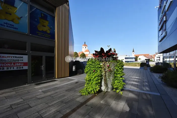 Pronájem obchodního prostoru, Strakonice, Bezděkovská, 111 m2