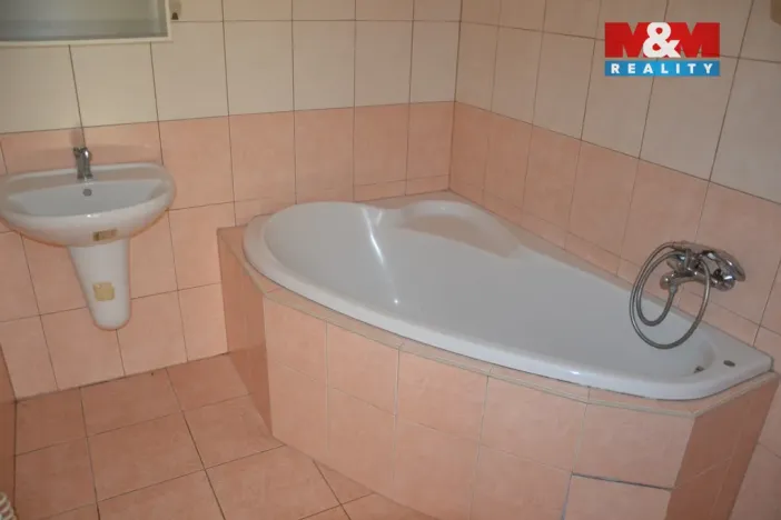 Prodej bytu 1+1, Červený Kostelec, Boženy Němcové, 56 m2