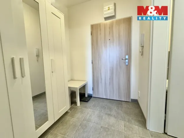 Pronájem bytu 1+kk, Kladno - Kročehlavy, Jaroslava Holečka, 37 m2