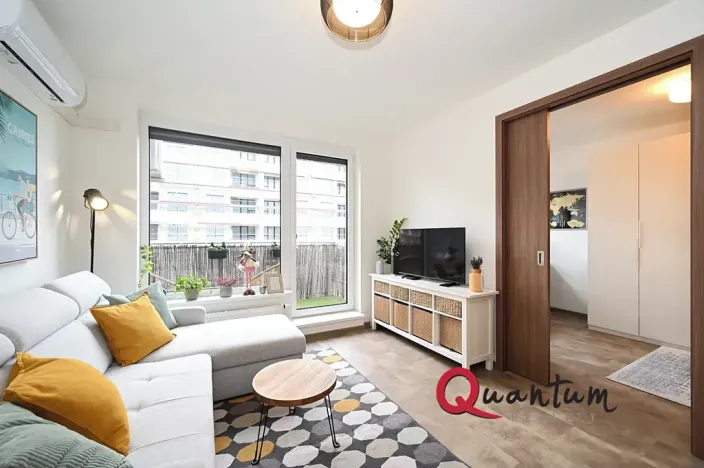 Pronájem bytu 2+kk, Praha - Vysočany, Pod Harfou, 57 m2