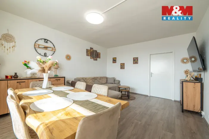 Prodej bytu 3+1, Cvikov - Cvikov II, Sídliště, 76 m2