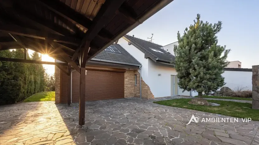 Prodej rodinného domu, Moravany, V Jámách, 382 m2