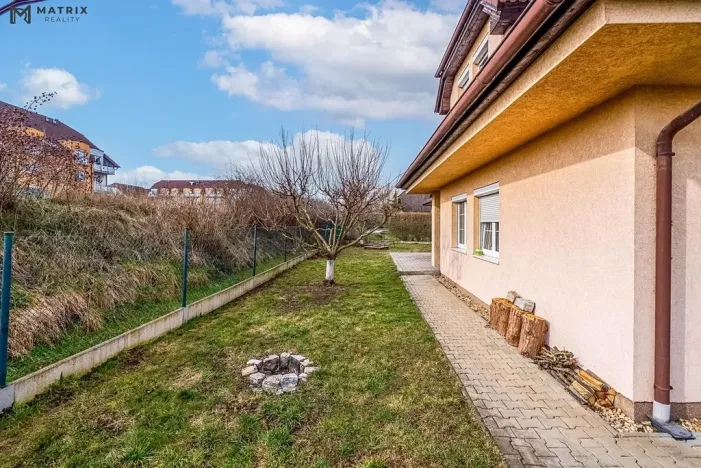 Prodej rodinného domu, Praha - Písnice, V zákopech, 294 m2