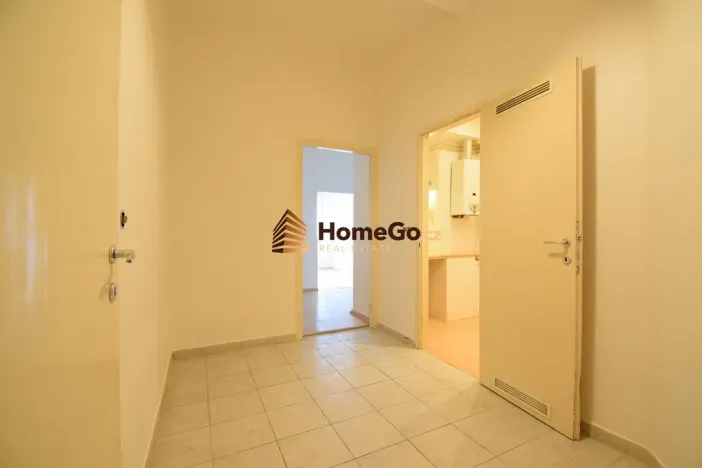 Pronájem bytu 2+kk, Praha - Nusle, U gymnázia, 58 m2