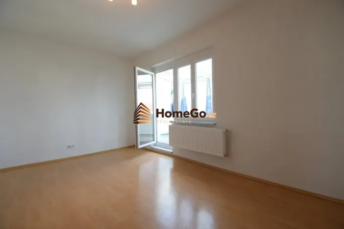 Pronájem bytu 1+kk, Praha - Nusle, U gymnázia, 48 m2