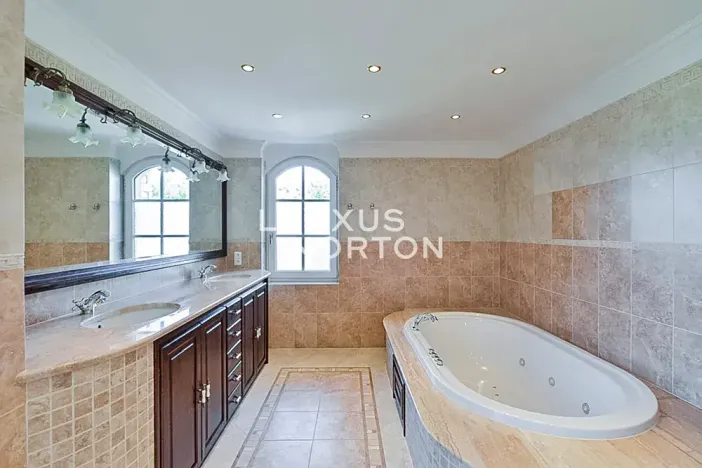 Pronájem vily, Praha - Nebušice, Spojová, 600 m2