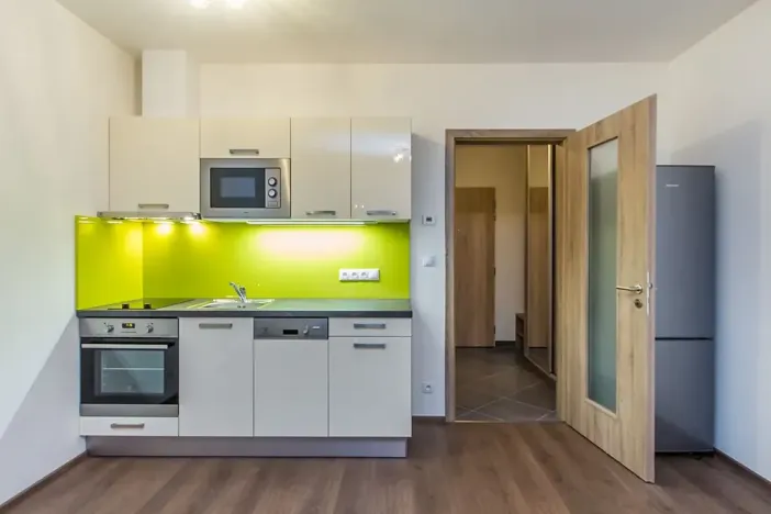 Pronájem bytu 1+kk, Praha - Horní Měcholupy, Mantovská, 36 m2