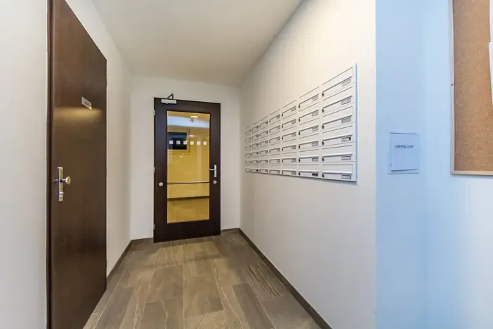 Pronájem bytu 1+kk, Praha - Horní Měcholupy, Mantovská, 36 m2