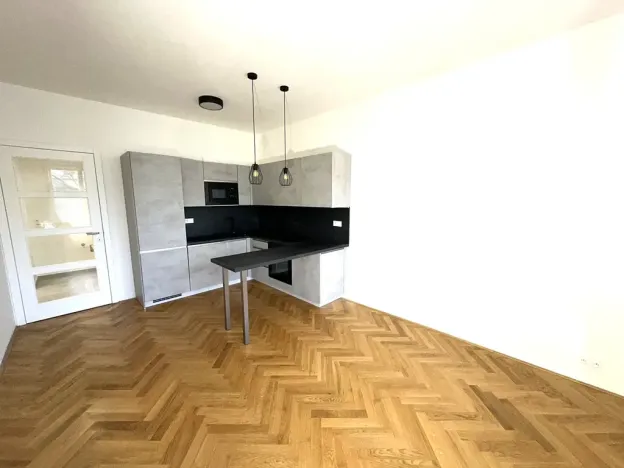 Prodej bytu 2+kk, Praha - Vinohrady, Záhřebská, 46 m2