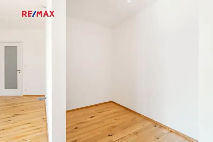 Pronájem bytu 1+kk, Praha - Nusle, Muzikova, 34 m2