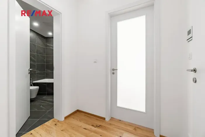 Pronájem bytu 1+kk, Praha - Nusle, Muzikova, 34 m2