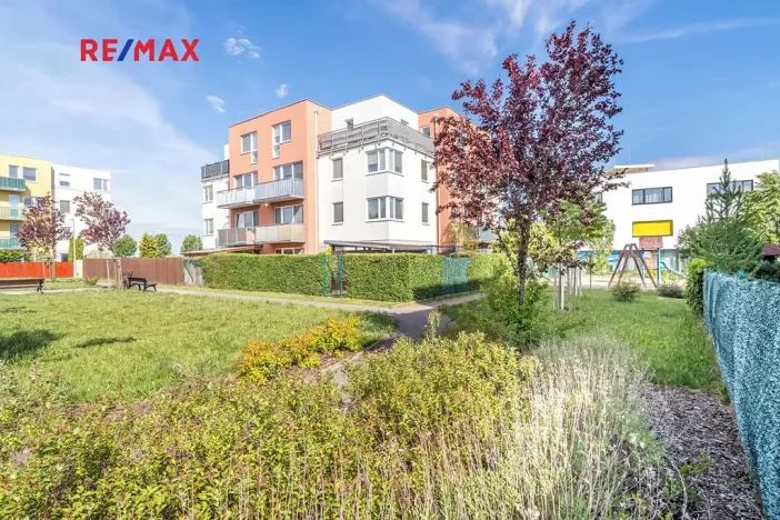 Pronájem bytu 3+kk, Jesenice, V Roháči I., 62 m2