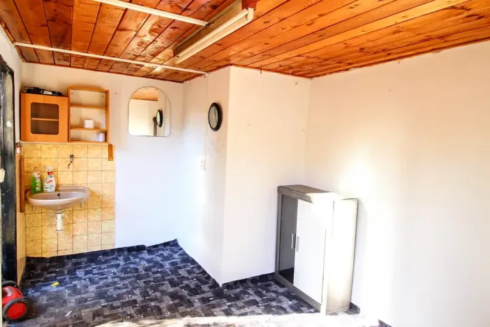 Pronájem chaty, Slaný, 16 m2