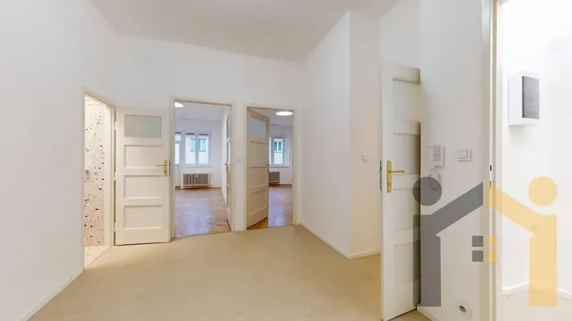 Pronájem bytu 2+1, Praha - Smíchov, Moulíkova, 79 m2