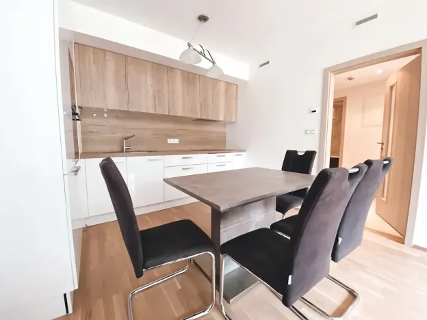 Pronájem bytu 2+kk, Praha - Smíchov, Mozartova, 52 m2