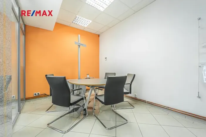 Pronájem kanceláře, Kladno, Osvoboz. pol. vězňů, 183 m2