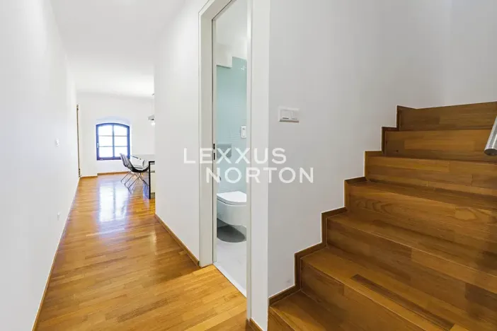 Pronájem bytu 3+1, Praha - Karlín, Šaldova, 94 m2