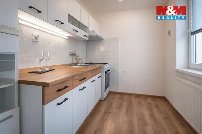 Pronájem bytu 1+kk, Sezemice, Spojovací, 32 m2