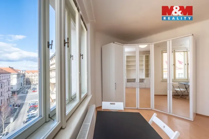 Pronájem bytu 1+kk, Praha - Dejvice, Kafkova, 33 m2