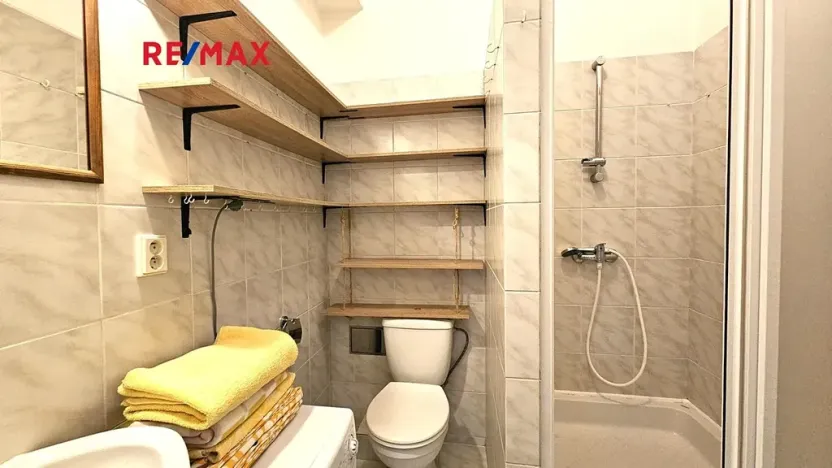 Pronájem bytu 2+kk, Praha - Břevnov, U Ladronky, 50 m2