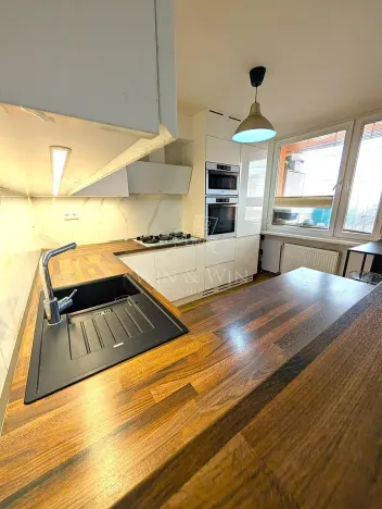 Prodej bytu 3+kk, Praha - Kobylisy, Klíčanská, 74 m2