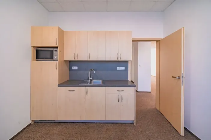 Pronájem kanceláře, Pardubice, Masarykovo náměstí, 260 m2