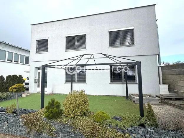 Pronájem kanceláře, Moravany, 167 m2