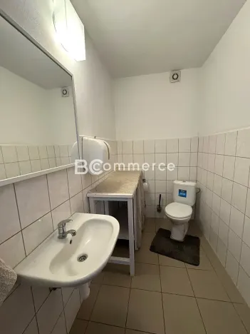 Pronájem kanceláře, Moravany, 167 m2