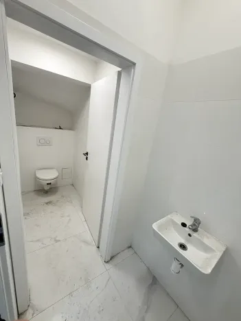 Pronájem obchodního prostoru, Praha - Uhříněves, Přátelství, 92 m2