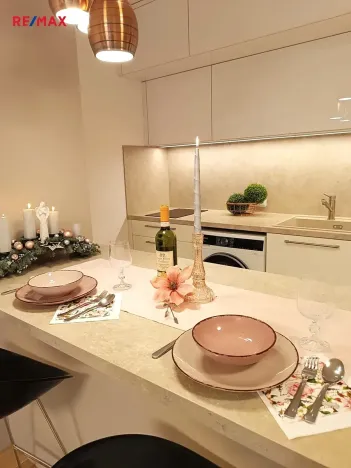 Pronájem bytu 1+kk, Praha - Vršovice, Altajská, 40 m2