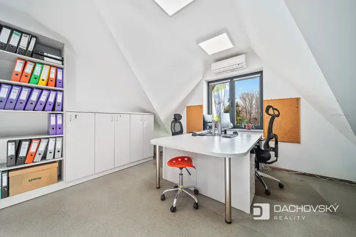 Prodej kanceláře, Pardubice, K Dolíčku, 374 m2
