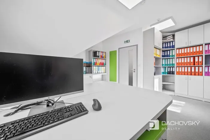 Prodej kanceláře, Pardubice, K Dolíčku, 374 m2