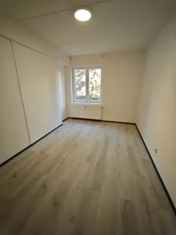 Pronájem bytu 1+kk, Praha - Hlubočepy, Na Zlíchově, 20 m2