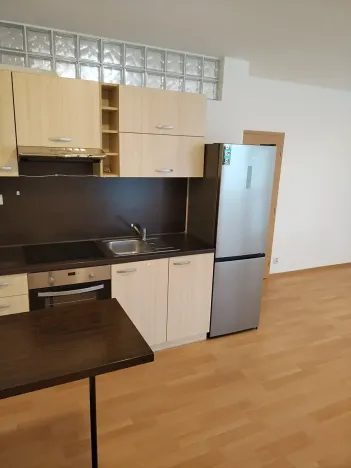 Pronájem bytu 1+kk, Pardubice, Jozefa Gabčíka, 38 m2