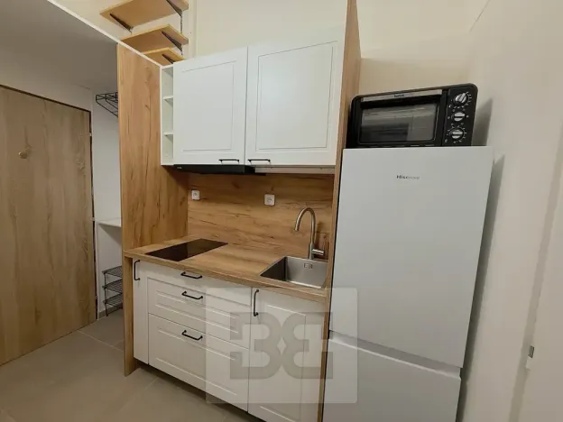 Pronájem bytu 2+1, Praha - Žižkov, Hartigova, 38 m2