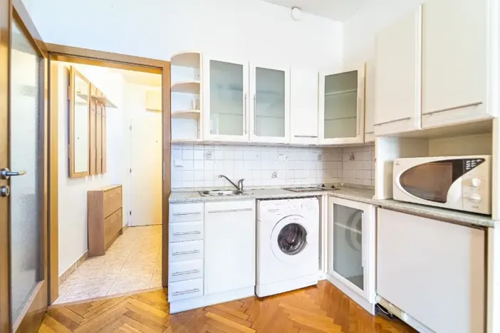 Pronájem bytu 1+kk, Praha - Podolí, Levá, 20 m2