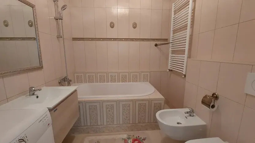 Prodej vily, Svárov, 326 m2