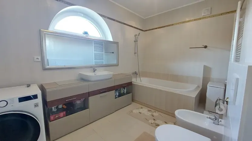 Prodej vily, Svárov, 326 m2