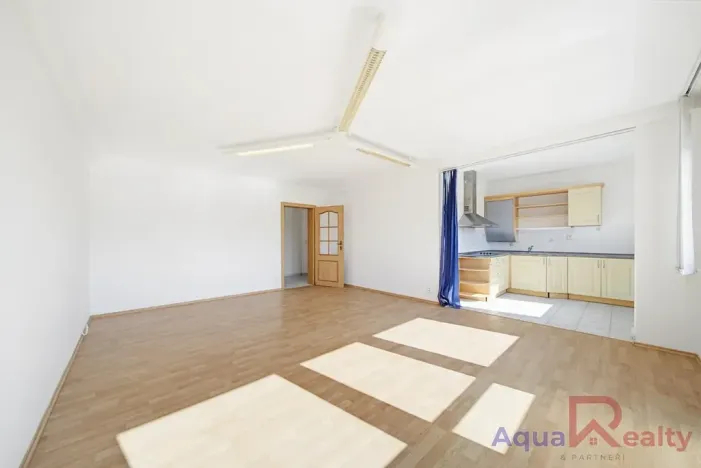Prodej bytu 4+kk, Karlovy Vary, Okružní, 99 m2