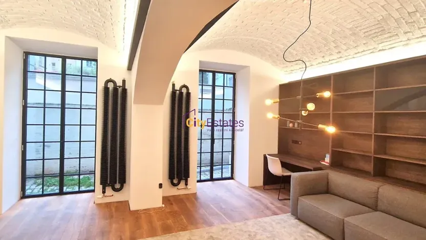 Prodej bytu 1+1, Praha - Smíchov, Janáčkovo nábřeží, 50 m2