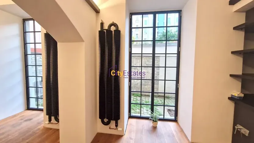 Prodej kanceláře, Praha - Smíchov, Janáčkovo nábřeží, 85 m2