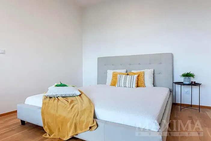 Prodej bytu 1+kk, Praha - Holešovice, Argentinská, 40 m2