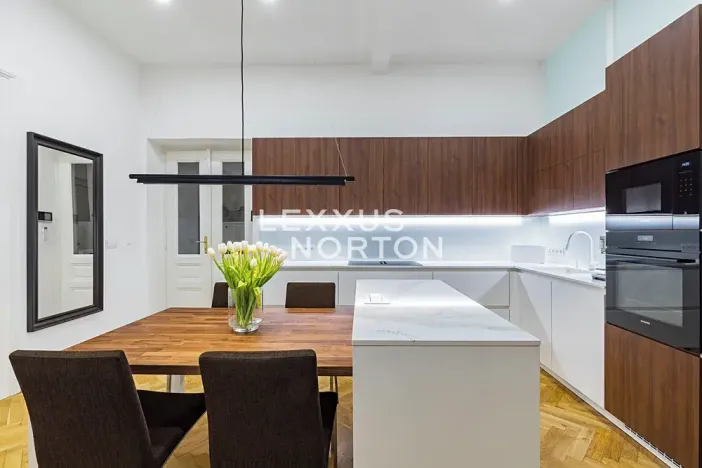 Prodej bytu 3+1, Praha - Nové Město, Soukenická, 99 m2