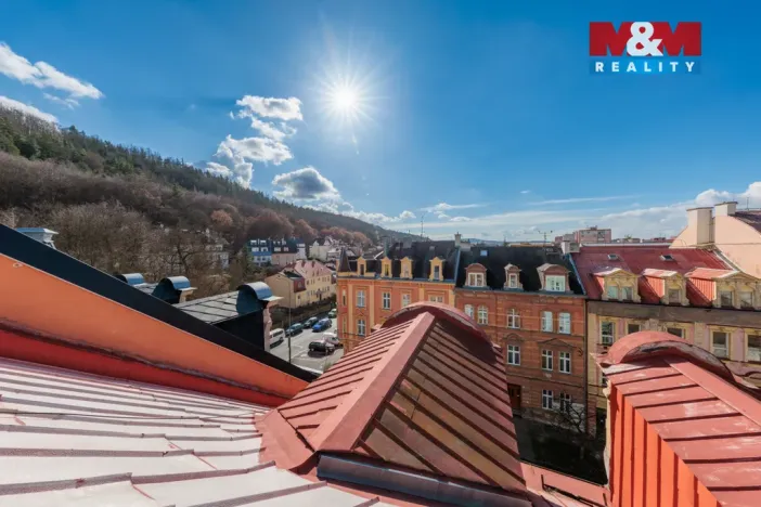 Prodej bytu 4+1, Karlovy Vary, Wolkerova, 146 m2