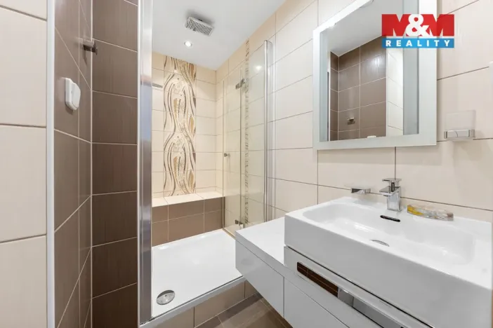 Pronájem bytu 3+1, Děčín - Děčín IV-Podmokly, Na Valech, 79 m2